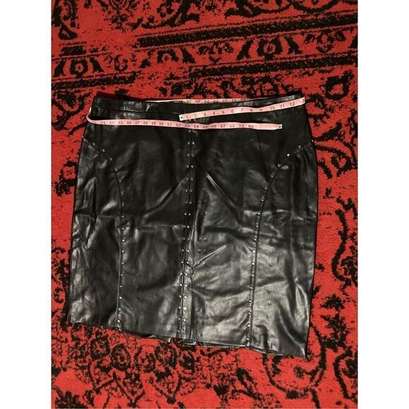 Womens Faux Leather Studded Gorgeous Skirt SZ 24 3XL Plus - Picture 3 of 16